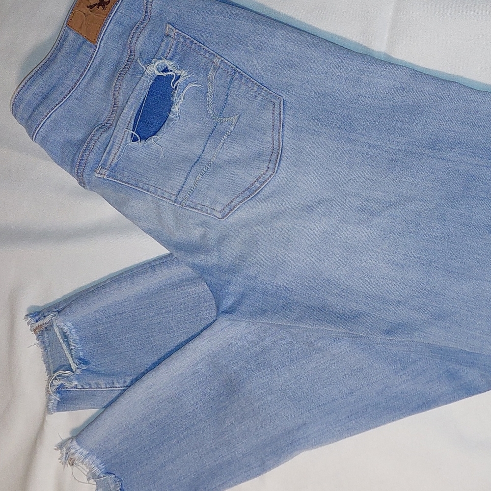 American Eagle Distressed Jeans 🦅